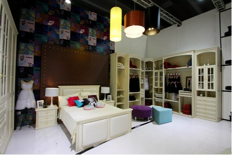 第十四届广州建博会:新标家居“波普之风”大受追捧(图3) 第十四届广州建博会:新标家居“波普之风”大受追捧(图3)