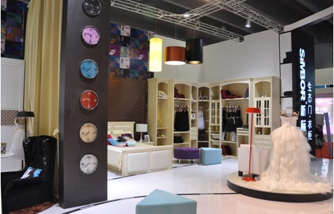 第十四届广州建博会:新标家居“波普之风”大受追捧(图2) 第十四届广州建博会:新标家居“波普之风”大受追捧(图2)